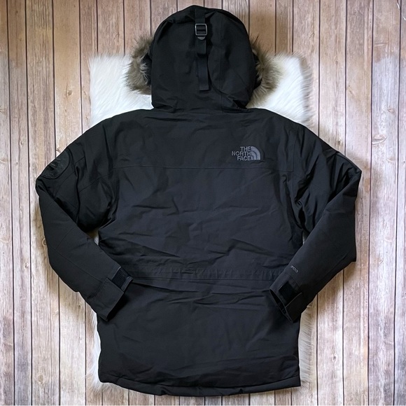 The North Face Men’s Expedition McMurdo Parka In TNF Black - Picture 9 of 14